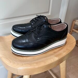 Women's Platform Lace-Up Wingtips Square Toe Oxfords Shoe